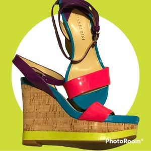 NWOT Gianni Bini multicolored wedge sandals.Size US 6